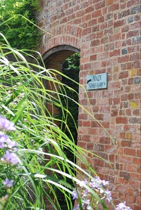 Hampton Court Castle, Gardens and Parkland 1079600 Image 9